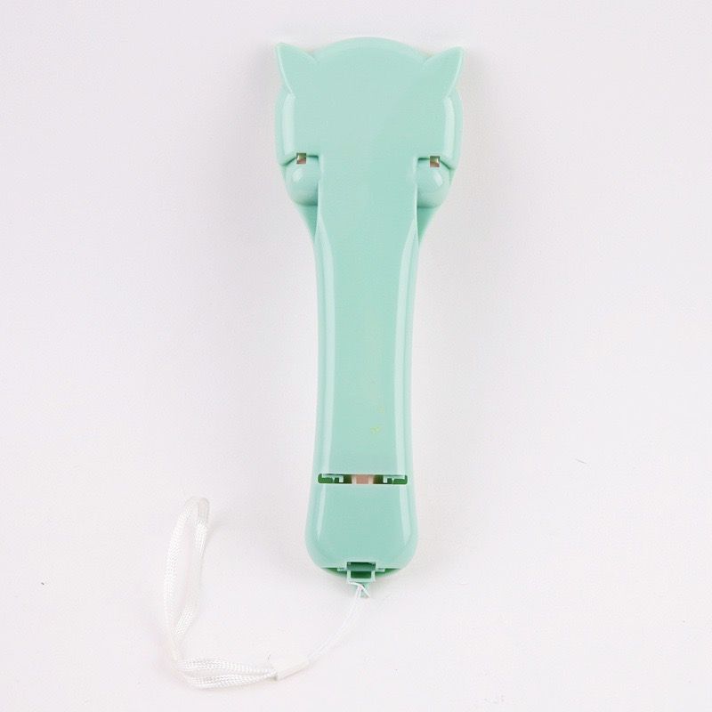 Cat Treat Paste Dispenser Spoon with Cat Paw Push Button – Portable Squeeze Feeder for Wet Food, Mess-Free Outdoor Use, Easy Clean Food-Grade PP, Cute Ear-Shaped Scoop Design (Blue)